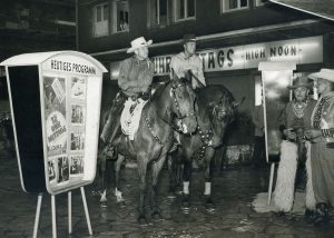 Bildnachweis: Cowboy Club München / morisel Verlag

Bild aus dem Buch: WILDWEST MÜNCHEN - Sehnsucht, Abenteuer und Romantik in der Stadt, erschienen im morisel Verlag 2019

Abdruck gestattet im Rahmen der Berichterstattung über das Buch
Kontakt: morisel Verlag München, mail@morisel.de